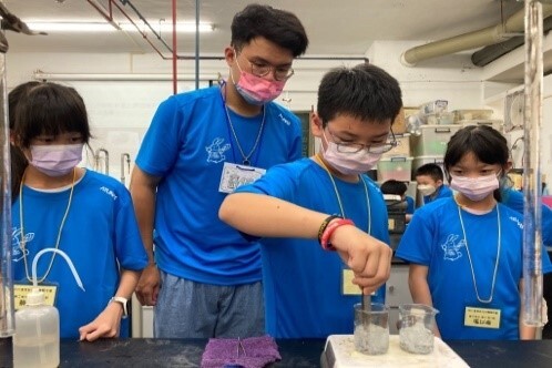Figure 3. Experimental courses at the Yuan T. Lee’s Science Camp