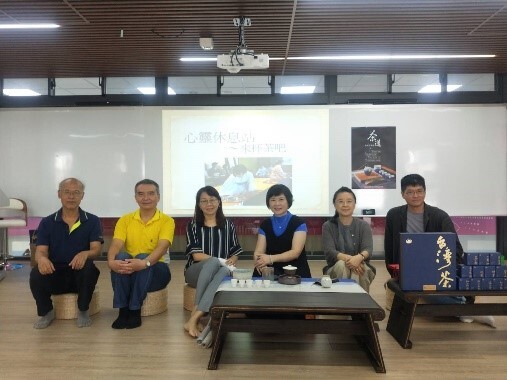 Figure 8. Faculty members in the school enjoying the tea ceremony culture