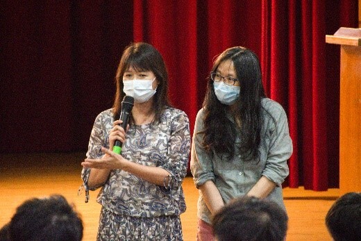 Figure 9. Ms. Wen Yuan delivering a lecture