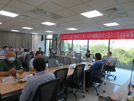 Figure 3. No water cups or bottled water in meeting rooms