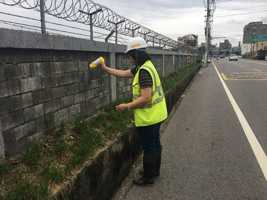 Figure 1. Taoyuan International Airport RIFA control team of NCUE assisting  in RIFA prevention and control operations in the Dayuan District,  Taoyuan City, outside Taoyuan Airport