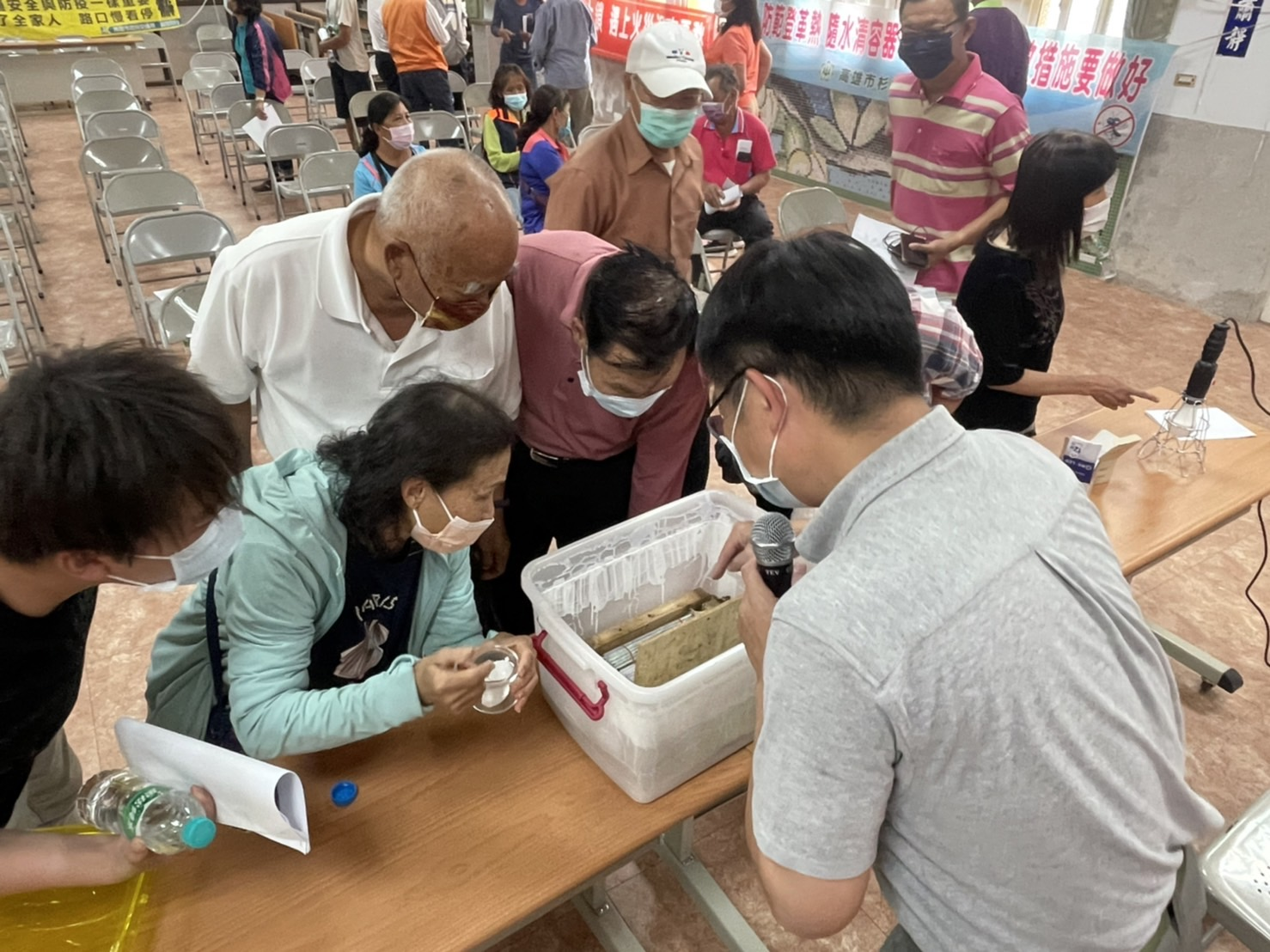 Figure 6. Education activities and counseling groups of neighborhood residents for the control of Technomyrmex brunneus in Jiaxian and Shanlin Districts