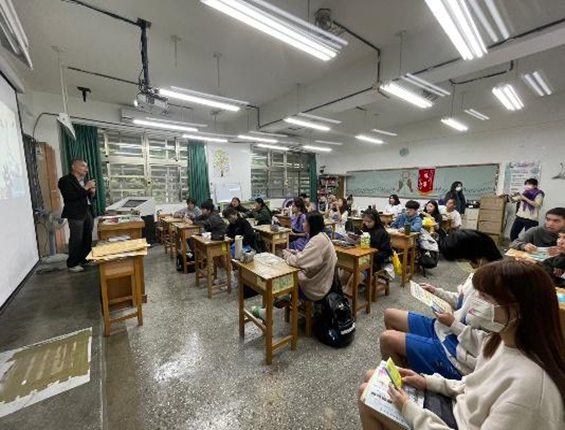 Recruitment promotion activity at New Taipei Municipal Shulin Senior High School