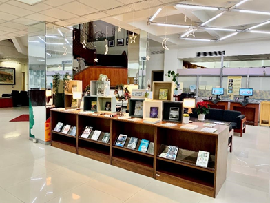 Library of the Jinde Campus - New Book Display Area