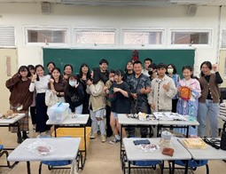 Figure 3. Workshop on Bunun crochet hooks