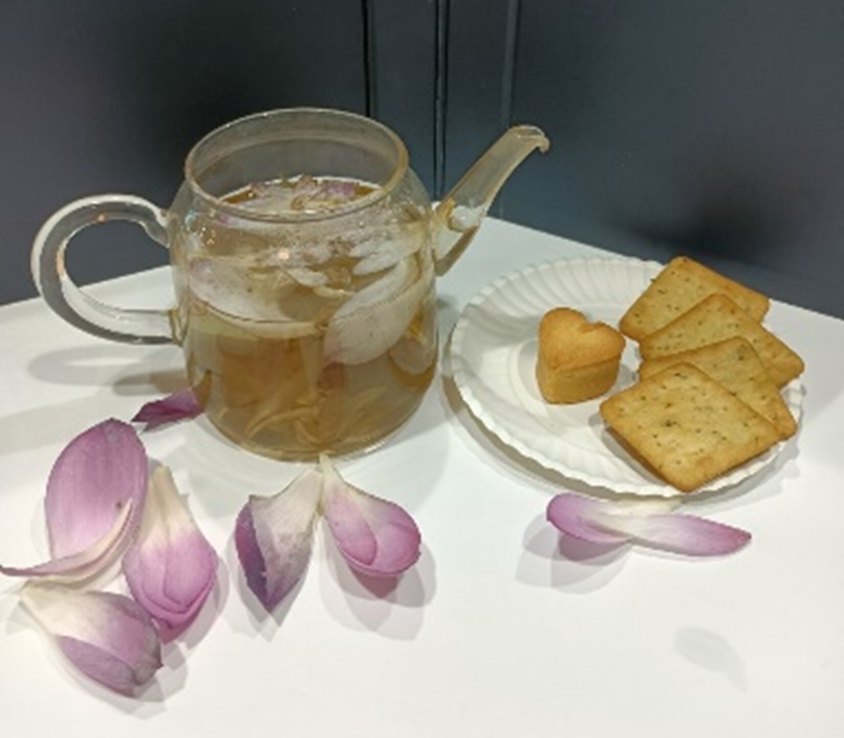 Delicious lotus seeds and freshly brewed lotus tea