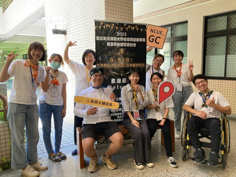 Figure 11: Group photo of Professor Chen Hsueh-chun from the Department of Guidance and Counseling, the overall coordinator of this symposium, with the student working team