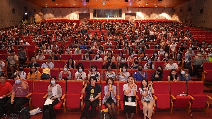 Figure 10. Oath-taking and closing ceremony for the beginning teacher workshop