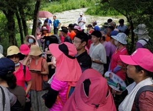 Figure 28. Xiangshan Ecological Tour Guide Training Workshop - Introduction to the mountain area