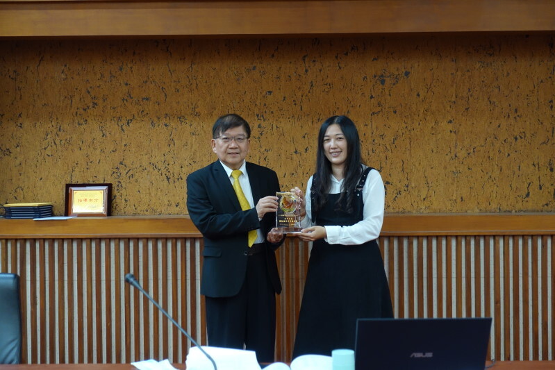 The winner of the 2023 Gender Equality Education Award, Office of Student Affairs, Campus Safety Officer Chen Ying-Wen