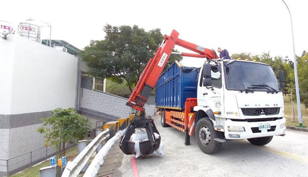 Sludge removal at the Baoshan Campus Sewage Treatment Facility