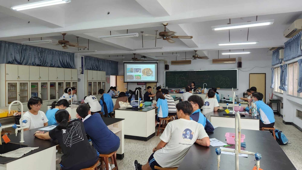 2023/06 Nantou High School Mathematical Experimental Class Water Quality Testing and Analysis Course