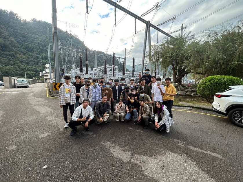 Visit to Dajia River Power Plant during the Introduction to Green Energy Technology course