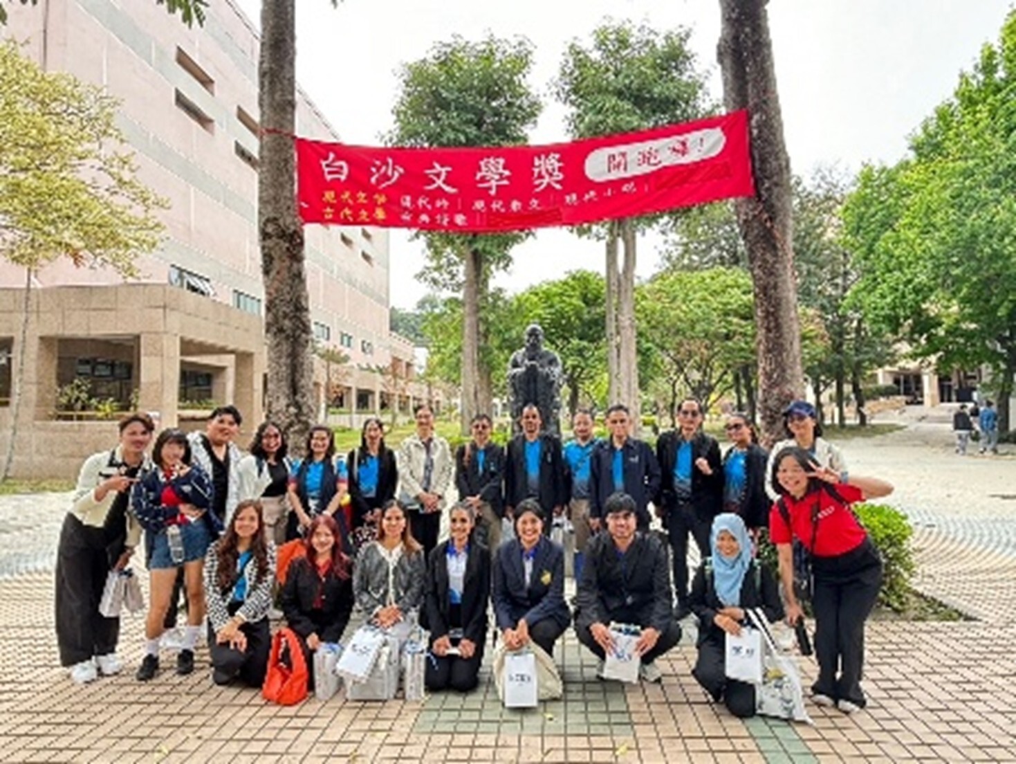 Figure 5. Academic exchange and study program with faculty and students from Thaksin University, Thailand