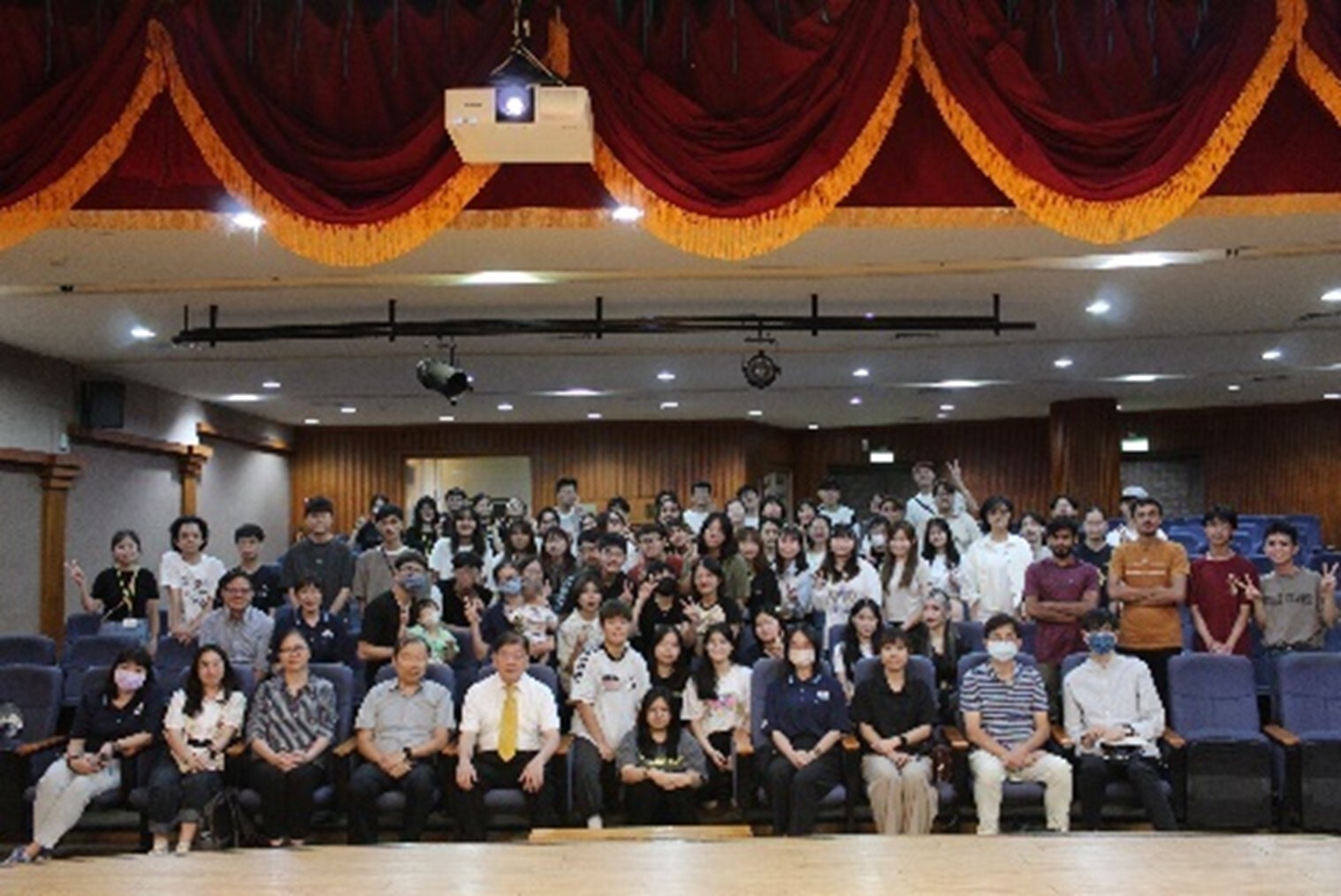 Figure 8: Our university organizes a Mid-autumn Party and Orientation Banquet for international students, allowing them to experience the festive atmosphere and warmly welcome new students