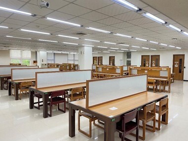 Figure 1. Library of the Jinde Campus - 2F Reading Area