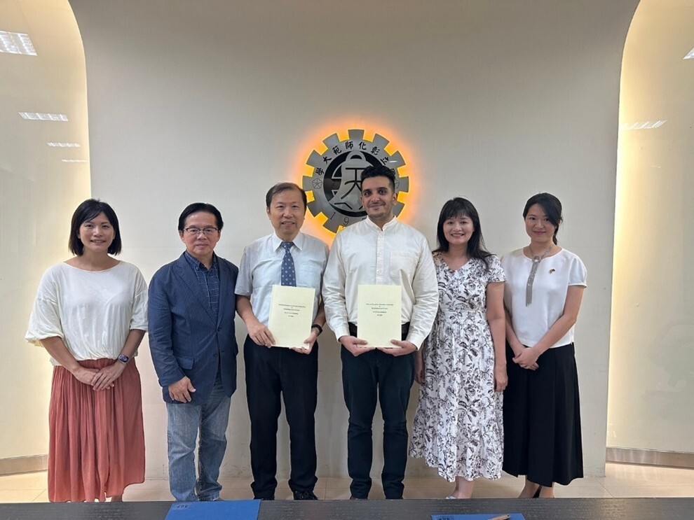 Figure 23. Group Photo of NCUE Faculty and Guests from Salford University