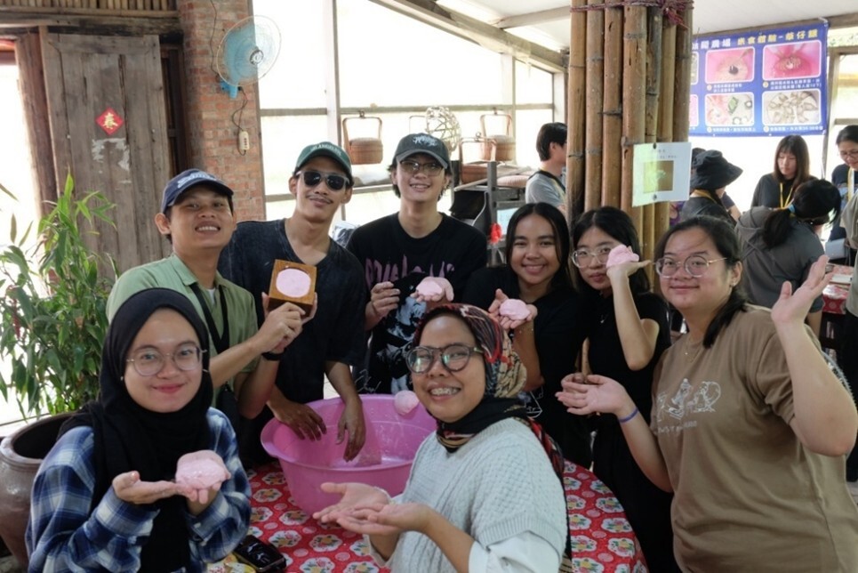 Figure 15. Students Learning to Knead Red Turtle Cake