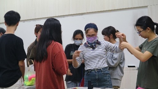 Figure 14. Lovers Bag Workshop