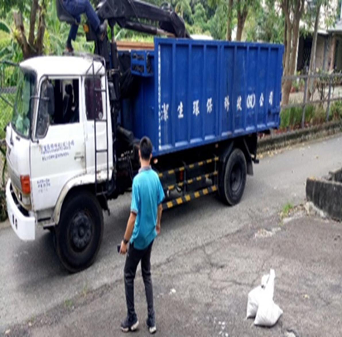 Figure 11. Sludge removal and treatment on Baoshan Campus of NCUE