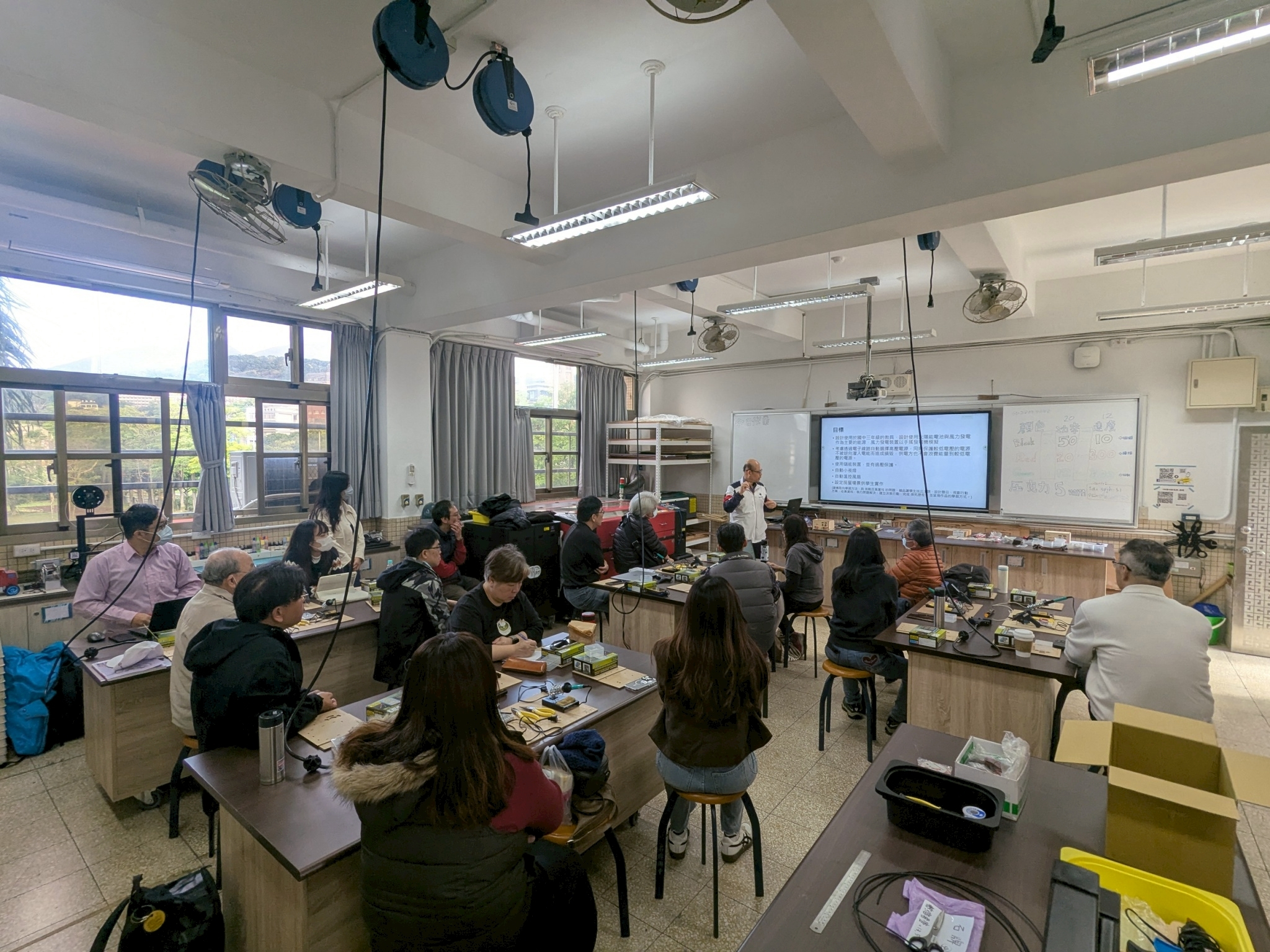 Figure 25: Semiconductor Green Energy Smart House Teaching Kit applied in Science and Technology curriculum of 9th Grade