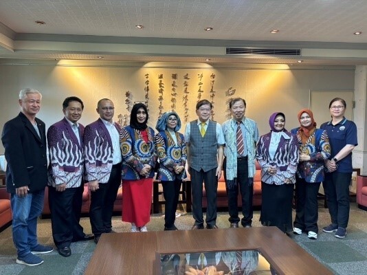 Figure 6: Group photo of participating faculty and distinguished guests