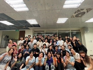 Figure 5. Flying Young High to Taiwan group photo