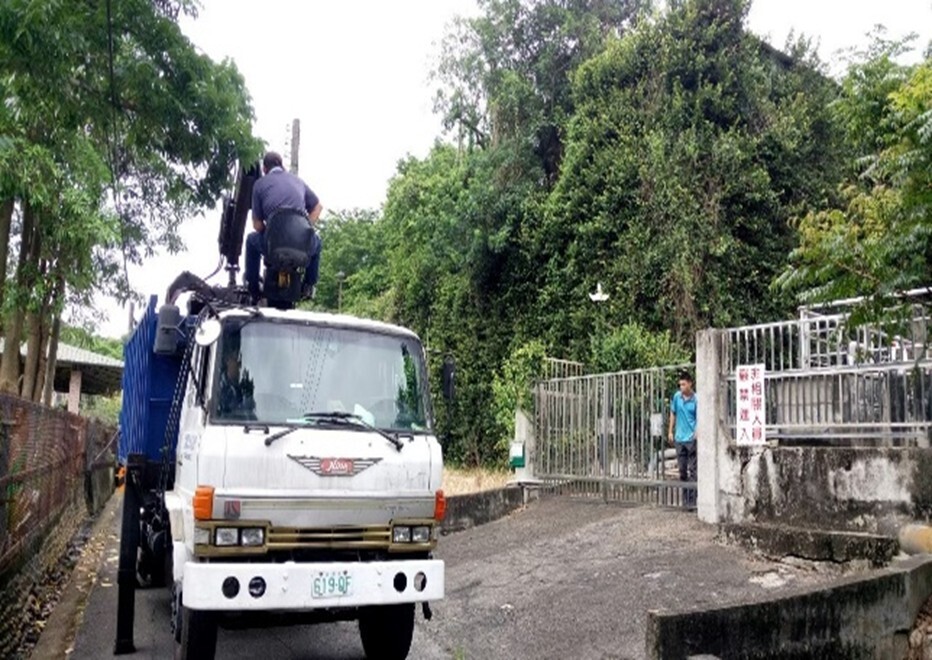 Figure 13. Sludge removal operations on Baoshan Campus’s sewage treatment plant