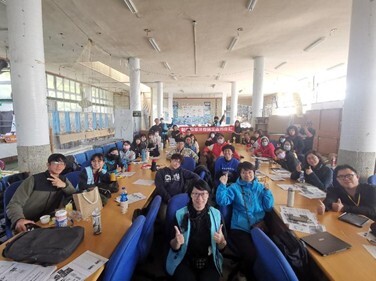 Figure 7. Marine citizen scientists in Seed Teacher Training Workshop for marine ecological quantitative surveys, focusing on identification and counting of common shellfish in Changhua coastal wetlands
