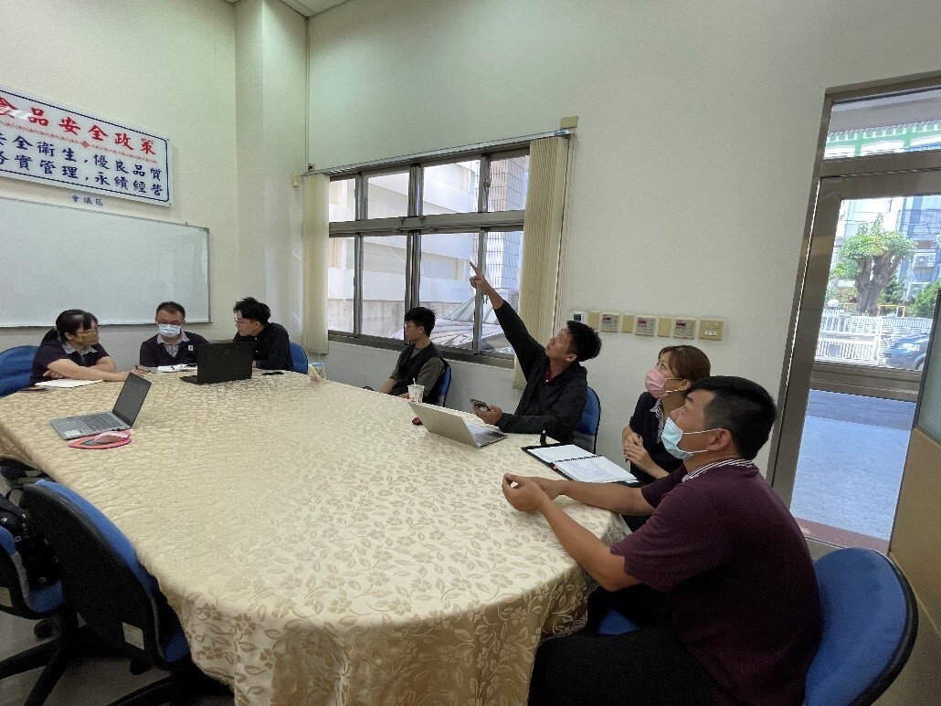 Figure 3. Discussion with the Manufacturer