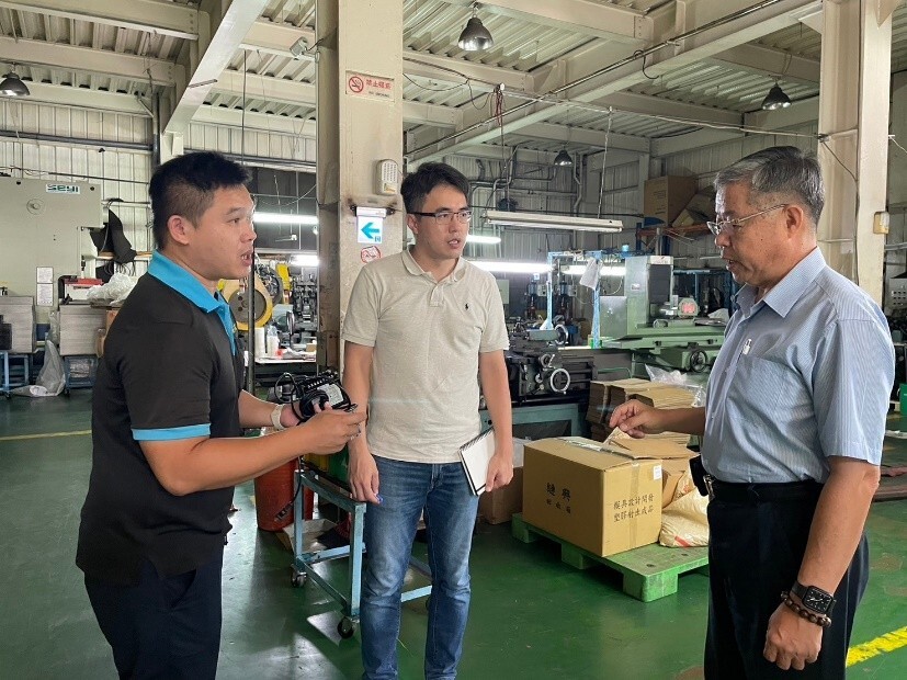 Figure 5. Faculty Visit and Discussion with the Manufacturer