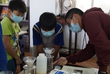 “Science Exploration Activities through Interesting Experiments and Learning Activities for Teachers and Pre-service Teachers at Dapu Junior High and Elementary School of Chiayi County, for the academic year 2021”