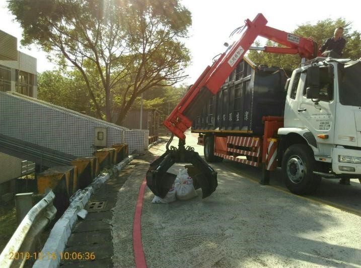 The sludge removal and treatment operation in the Baoshan campus