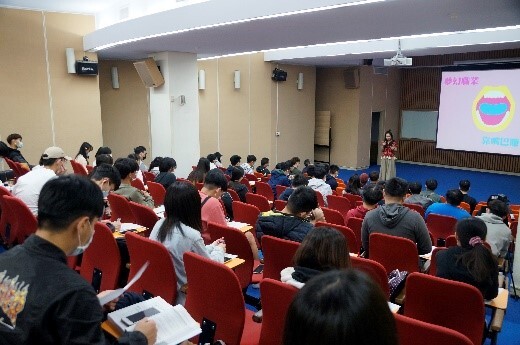 Photos from Ms. Kathryn Lin’s lecture