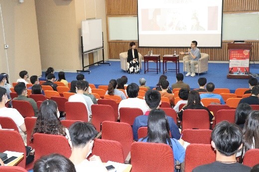 Photos from Ms. Hsiao-mi’s lecture