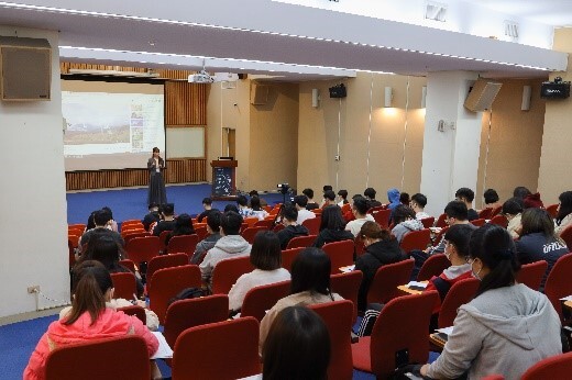 Photos from Ms. Chia-lin Kao’s lecture.